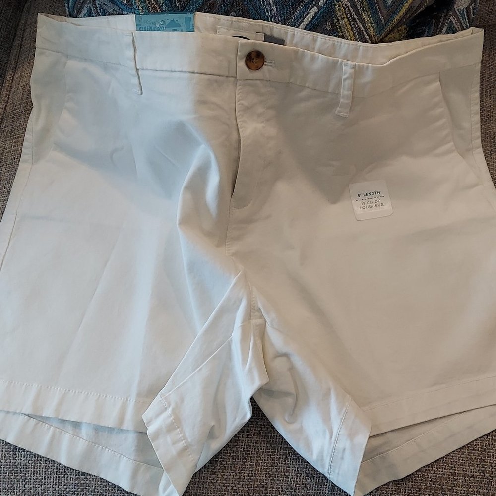Old Navy Everyday Shorts Women's Size 16 White Pocketed Zip Front High Rise
